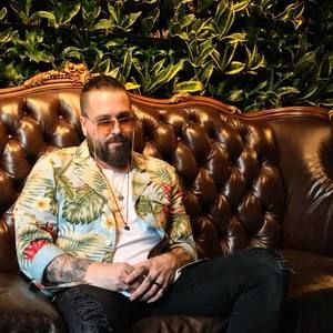 Meet your Posher, Justin